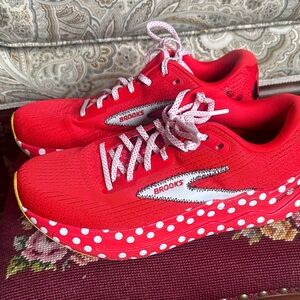 Brooks Ghost Max 2 Minnie Mouse. Red Sneakers with White Polka Dots